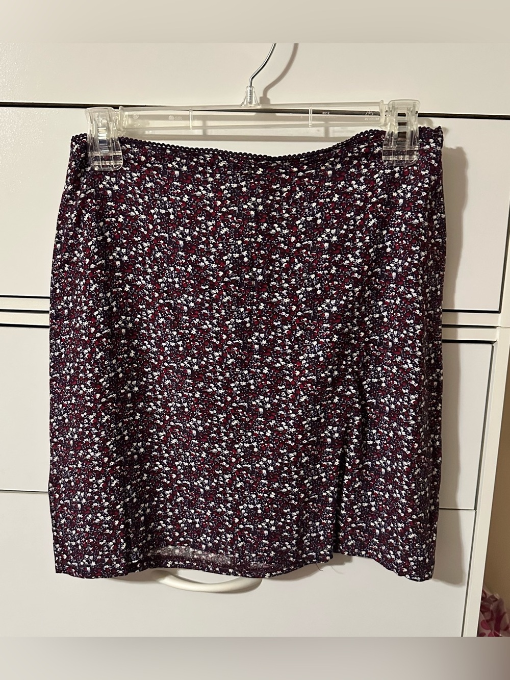 Floral Mini Skirt in navy/ Burgundy